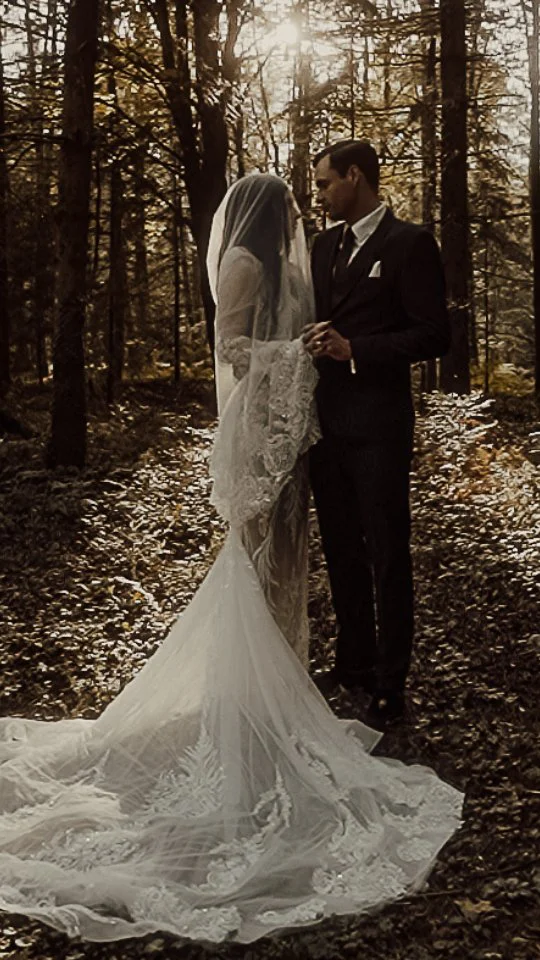 Masa & Leon / ONCE UPON A STORM 
.
.
.
#weddongdress #weddingmoments #lovemydress #realwedding #italianwedding #italyweddingvideographer #weddingphotographer #weddingplanner #storytellingfilms #tuscanywedding #instagram #brdo 
#sposaitalia #sposabella #wedding #weddingdress 
#truccosposa #truccomatrimonio #truccocerimonia #greenweddingshoes #lovemydress #flowerdesign
#bridesmaidsdresses #englishwedding #intimatewedding #weddingday #sposabella #wedding2024 #realwedding #italyweddingvideographer #lakebled #brdo 
@anagregoricphoto 
@lamare_co 
@annasposagroup_official 
@porocne_pravljice
@storytellingfilms 👈